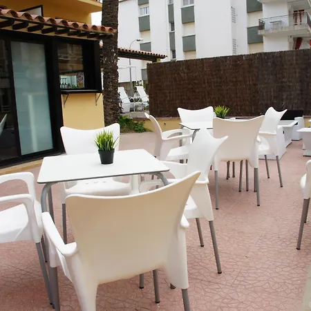Adia Playa فندق