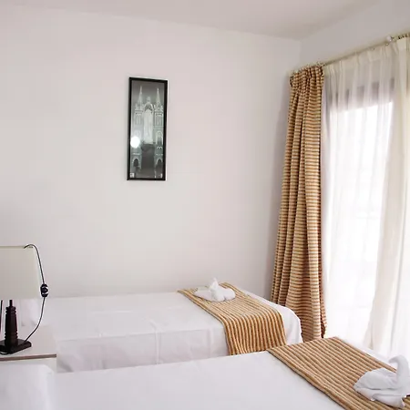 Adia Playa فندق