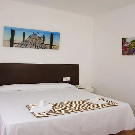 Adia Playa Otel Cunit